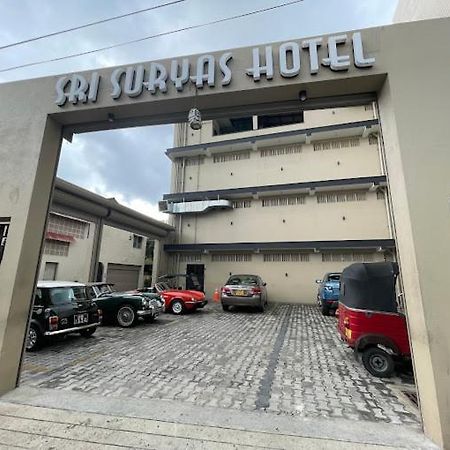Sri Suryas Hotel Colombo Kültér fotó